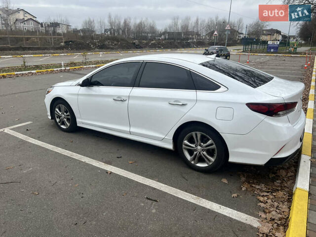 Белый Хендай Соната, объемом двигателя 2.4 л и пробегом 150 тыс. км за 13500 $, фото 5 на Automoto.ua