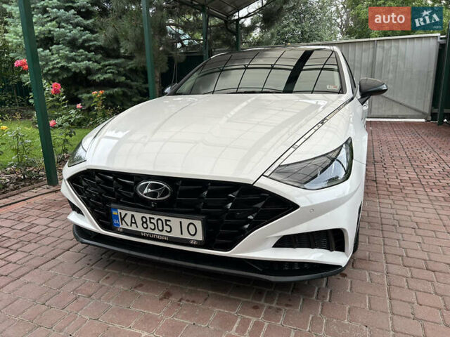 Белый Хендай Соната, объемом двигателя 2.5 л и пробегом 47 тыс. км за 19700 $, фото 2 на Automoto.ua