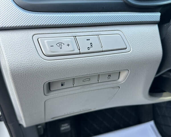 Білий Хендай Соната, об'ємом двигуна 2.5 л та пробігом 62 тис. км за 14500 $, фото 12 на Automoto.ua