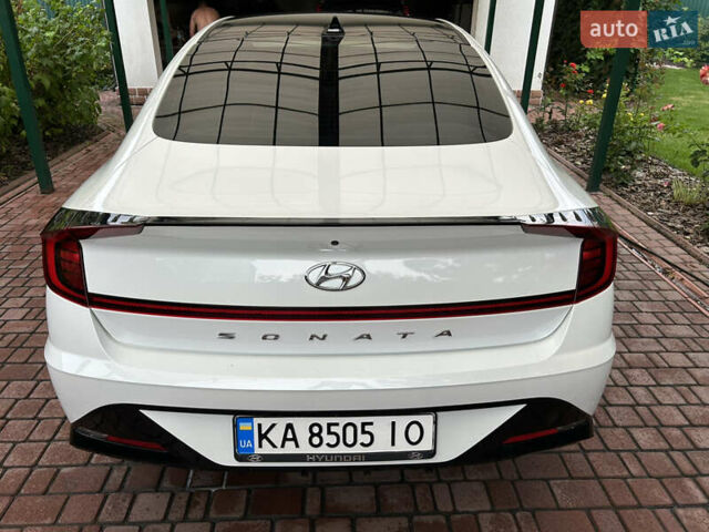 Белый Хендай Соната, объемом двигателя 2.5 л и пробегом 47 тыс. км за 19700 $, фото 6 на Automoto.ua