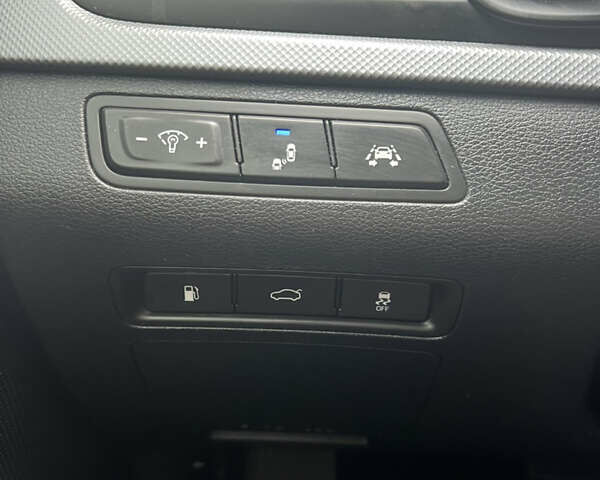 Белый Хендай Соната, объемом двигателя 2.4 л и пробегом 150 тыс. км за 13500 $, фото 20 на Automoto.ua