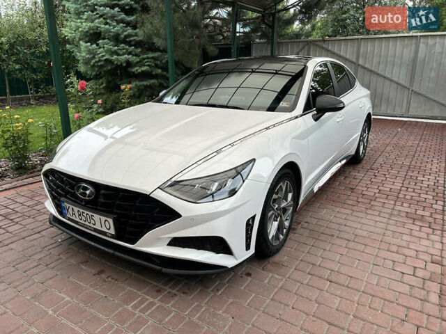 Белый Хендай Соната, объемом двигателя 2.5 л и пробегом 47 тыс. км за 19700 $, фото 3 на Automoto.ua
