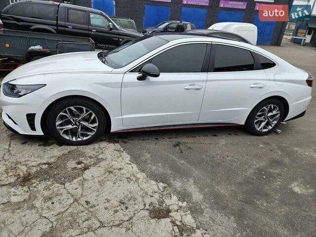 Білий Хендай Соната, об'ємом двигуна 2.5 л та пробігом 49 тис. км за 18599 $, фото 6 на Automoto.ua