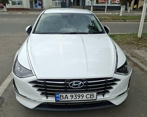 Білий Хендай Соната, об'ємом двигуна 2 л та пробігом 97 тис. км за 20000 $, фото 6 на Automoto.ua