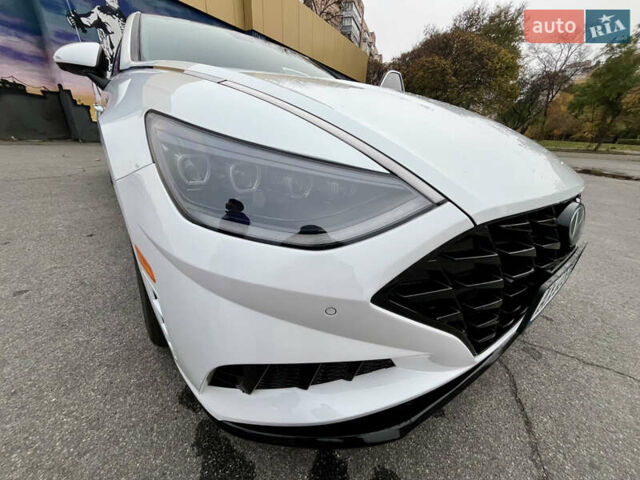 Білий Хендай Соната, об'ємом двигуна 1.6 л та пробігом 55 тис. км за 21400 $, фото 14 на Automoto.ua