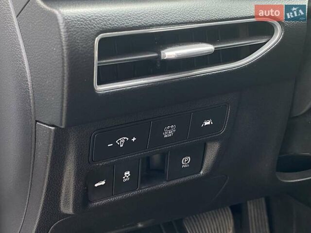 Белый Хендай Соната, объемом двигателя 2 л и пробегом 95 тыс. км за 20900 $, фото 17 на Automoto.ua