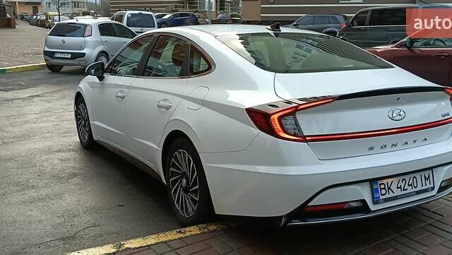 Білий Хендай Соната, об'ємом двигуна 2 л та пробігом 43 тис. км за 23550 $, фото 24 на Automoto.ua