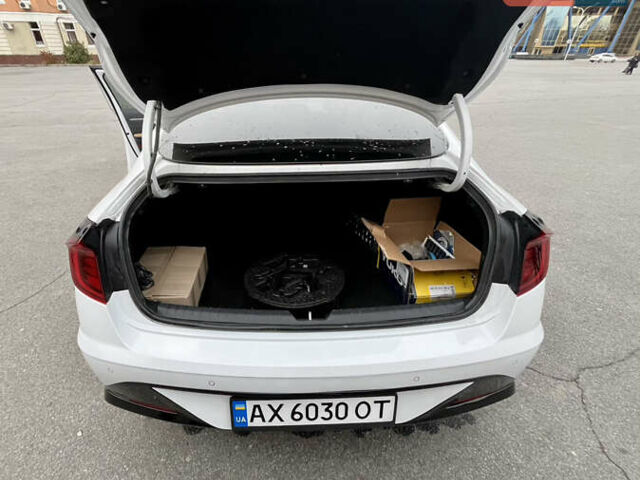 Білий Хендай Соната, об'ємом двигуна 1.6 л та пробігом 55 тис. км за 21400 $, фото 20 на Automoto.ua