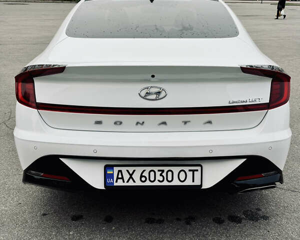 Білий Хендай Соната, об'ємом двигуна 1.6 л та пробігом 55 тис. км за 21400 $, фото 6 на Automoto.ua