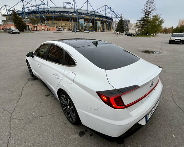 Білий Хендай Соната, об'ємом двигуна 1.6 л та пробігом 55 тис. км за 21400 $, фото 10 на Automoto.ua