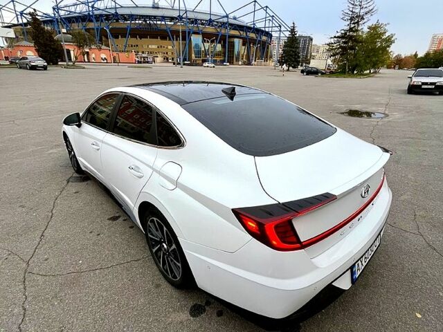 Белый Хендай Соната, объемом двигателя 1.6 л и пробегом 55 тыс. км за 21400 $, фото 4 на Automoto.ua