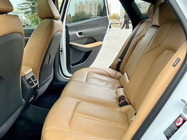 Белый Хендай Соната, объемом двигателя 1.6 л и пробегом 55 тыс. км за 21400 $, фото 11 на Automoto.ua