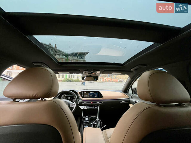 Білий Хендай Соната, об'ємом двигуна 1.6 л та пробігом 55 тис. км за 21400 $, фото 16 на Automoto.ua