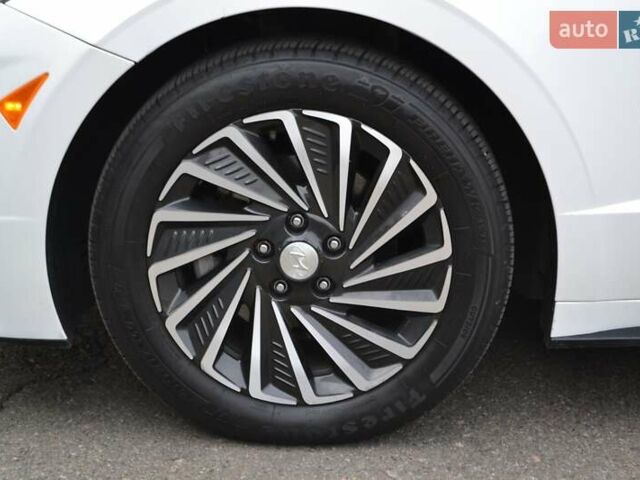 Белый Хендай Соната, объемом двигателя 2 л и пробегом 95 тыс. км за 20900 $, фото 45 на Automoto.ua