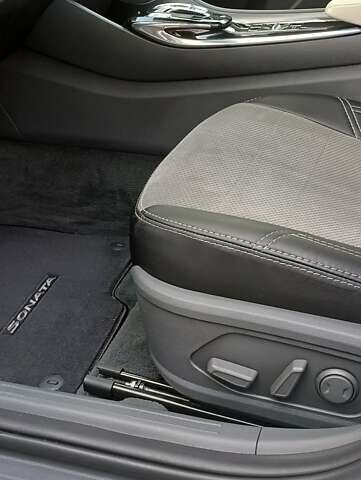 Білий Хендай Соната, об'ємом двигуна 2 л та пробігом 43 тис. км за 23550 $, фото 13 на Automoto.ua