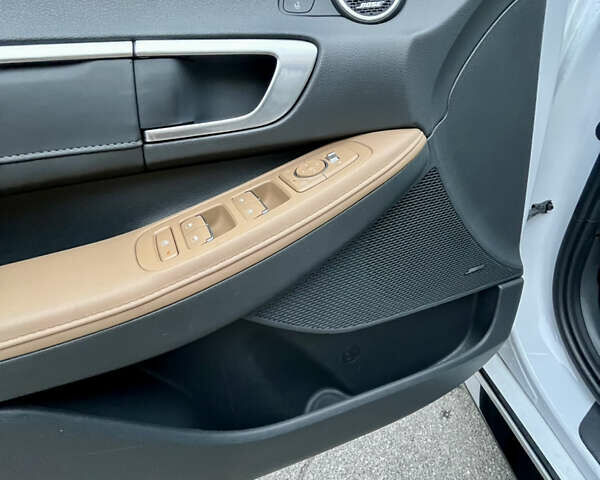 Білий Хендай Соната, об'ємом двигуна 1.6 л та пробігом 55 тис. км за 21400 $, фото 22 на Automoto.ua