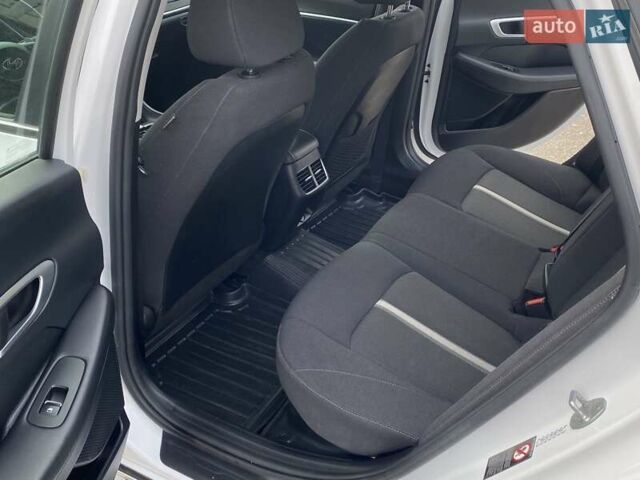 Белый Хендай Соната, объемом двигателя 2 л и пробегом 95 тыс. км за 20900 $, фото 13 на Automoto.ua