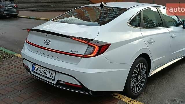 Білий Хендай Соната, об'ємом двигуна 2 л та пробігом 43 тис. км за 23550 $, фото 29 на Automoto.ua