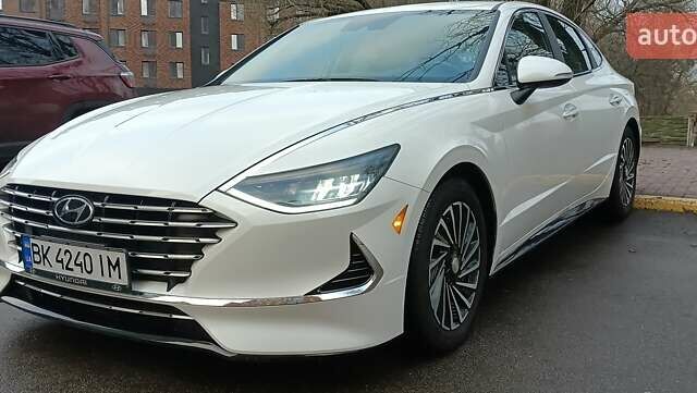 Білий Хендай Соната, об'ємом двигуна 2 л та пробігом 43 тис. км за 23550 $, фото 4 на Automoto.ua