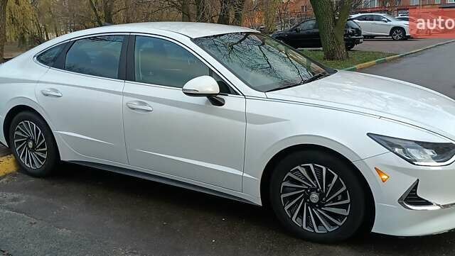 Білий Хендай Соната, об'ємом двигуна 2 л та пробігом 43 тис. км за 23550 $, фото 3 на Automoto.ua