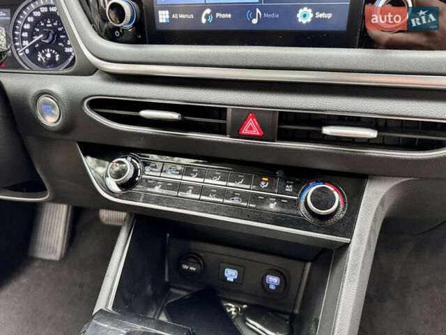 Білий Хендай Соната, об'ємом двигуна 2.5 л та пробігом 95 тис. км за 17500 $, фото 20 на Automoto.ua