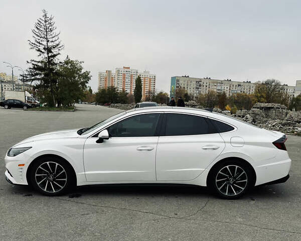 Білий Хендай Соната, об'ємом двигуна 1.6 л та пробігом 55 тис. км за 21400 $, фото 4 на Automoto.ua