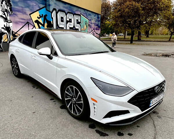 Білий Хендай Соната, об'ємом двигуна 1.6 л та пробігом 55 тис. км за 21400 $, фото 8 на Automoto.ua