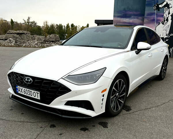 Білий Хендай Соната, об'ємом двигуна 1.6 л та пробігом 55 тис. км за 21400 $, фото 3 на Automoto.ua