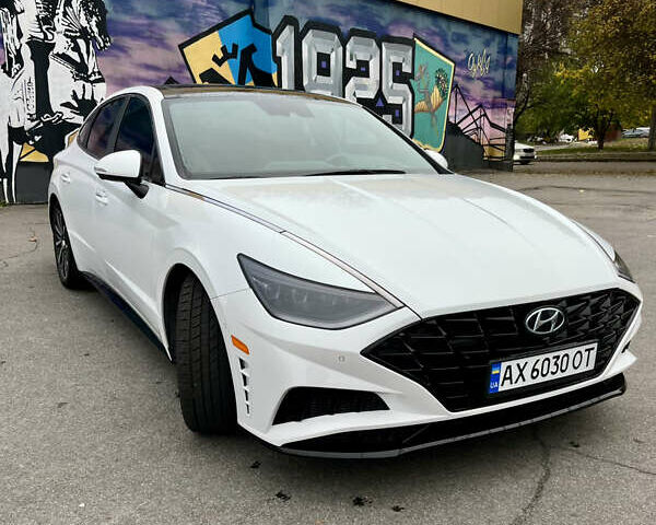 Білий Хендай Соната, об'ємом двигуна 1.6 л та пробігом 55 тис. км за 21400 $, фото 25 на Automoto.ua