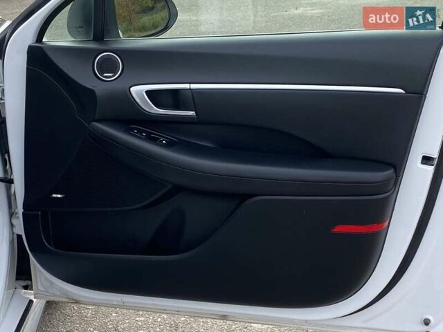 Белый Хендай Соната, объемом двигателя 2 л и пробегом 95 тыс. км за 20900 $, фото 47 на Automoto.ua