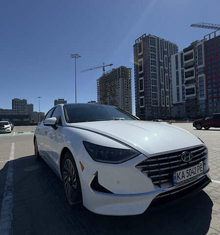 Белый Хендай Соната, объемом двигателя 2 л и пробегом 70 тыс. км за 26900 $, фото 4 на Automoto.ua