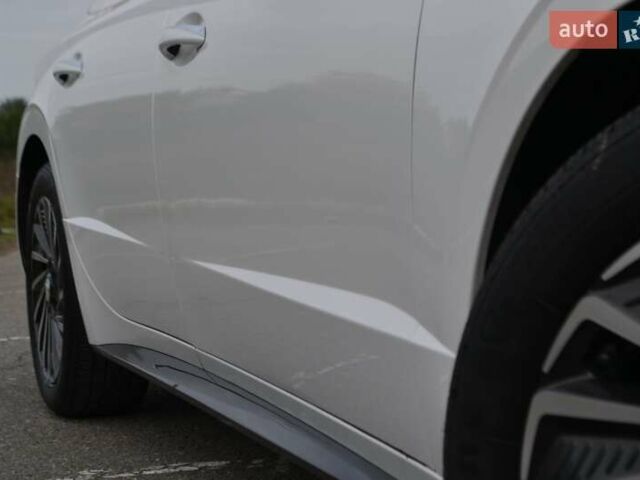 Белый Хендай Соната, объемом двигателя 2 л и пробегом 95 тыс. км за 20900 $, фото 36 на Automoto.ua