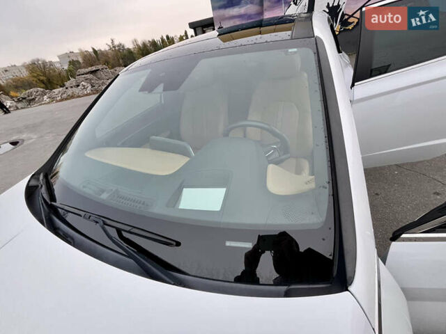 Білий Хендай Соната, об'ємом двигуна 1.6 л та пробігом 55 тис. км за 21400 $, фото 13 на Automoto.ua