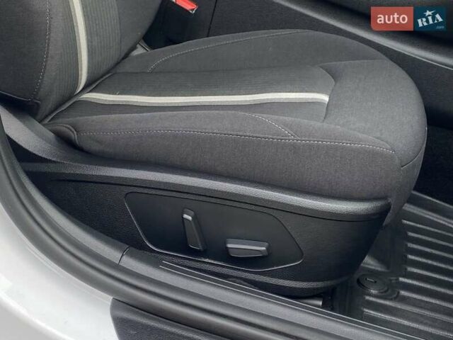 Белый Хендай Соната, объемом двигателя 2 л и пробегом 95 тыс. км за 20900 $, фото 46 на Automoto.ua