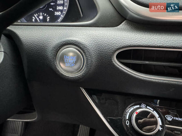 Білий Хендай Соната, об'ємом двигуна 2.5 л та пробігом 95 тис. км за 17500 $, фото 25 на Automoto.ua