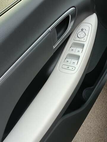 Білий Хендай Соната, об'ємом двигуна 2 л та пробігом 43 тис. км за 23550 $, фото 17 на Automoto.ua