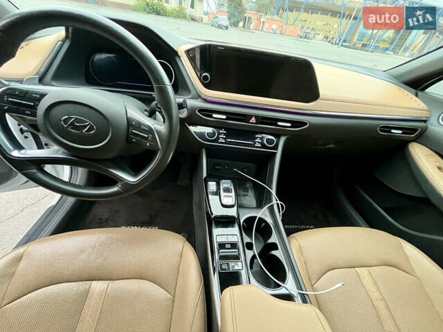 Білий Хендай Соната, об'ємом двигуна 1.6 л та пробігом 55 тис. км за 21400 $, фото 21 на Automoto.ua