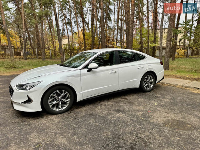 Білий Хендай Соната, об'ємом двигуна 2.5 л та пробігом 95 тис. км за 17500 $, фото 8 на Automoto.ua