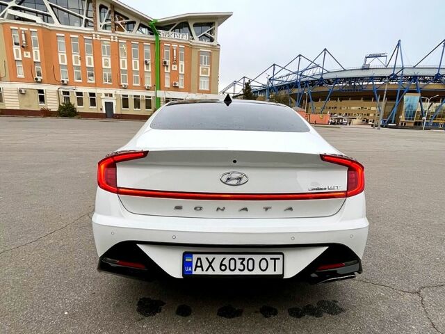 Белый Хендай Соната, объемом двигателя 1.6 л и пробегом 55 тыс. км за 21400 $, фото 3 на Automoto.ua