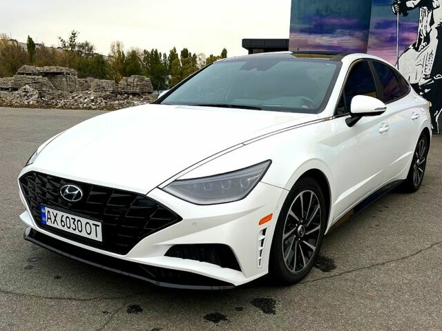 Белый Хендай Соната, объемом двигателя 1.6 л и пробегом 55 тыс. км за 21400 $, фото 1 на Automoto.ua