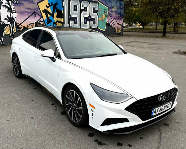 Білий Хендай Соната, об'ємом двигуна 1.6 л та пробігом 55 тис. км за 21400 $, фото 2 на Automoto.ua