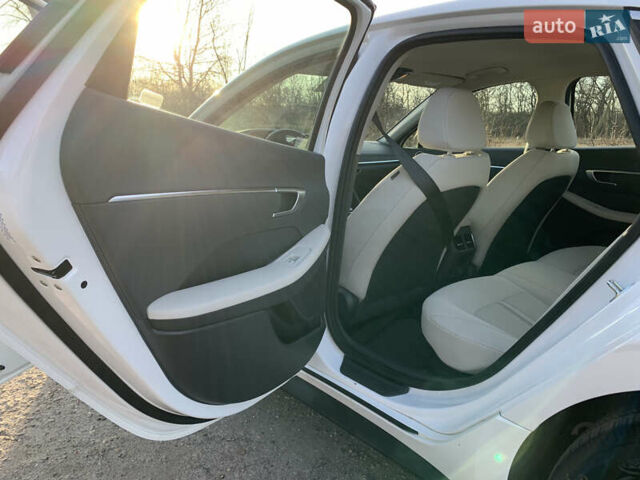 Белый Хендай Соната, объемом двигателя 2 л и пробегом 20 тыс. км за 27800 $, фото 43 на Automoto.ua