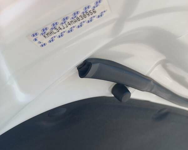 Белый Хендай Соната, объемом двигателя 2 л и пробегом 80 тыс. км за 21500 $, фото 38 на Automoto.ua