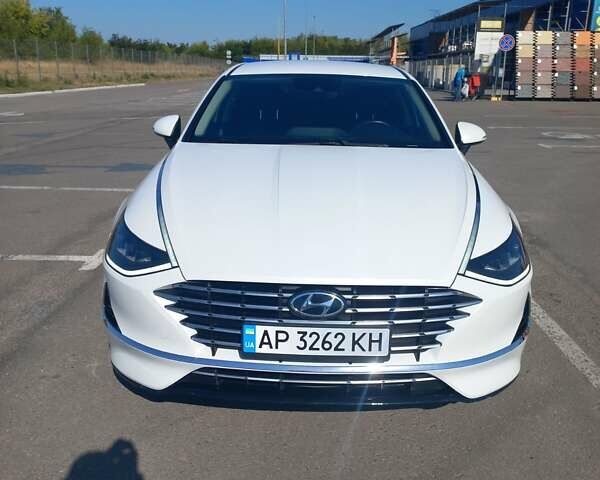 Белый Хендай Соната, объемом двигателя 2 л и пробегом 80 тыс. км за 21500 $, фото 6 на Automoto.ua