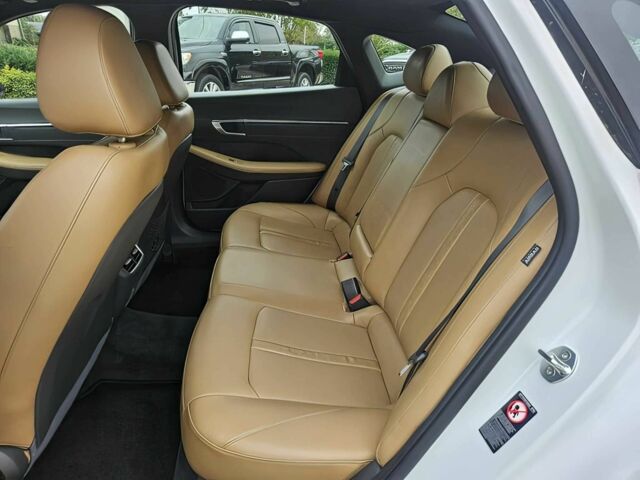 Белый Хендай Соната, объемом двигателя 1.6 л и пробегом 23 тыс. км за 9000 $, фото 11 на Automoto.ua