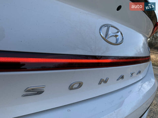 Белый Хендай Соната, объемом двигателя 2 л и пробегом 20 тыс. км за 27800 $, фото 23 на Automoto.ua