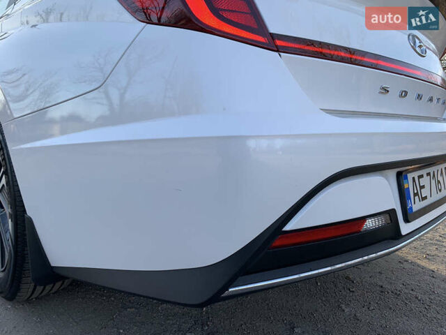 Белый Хендай Соната, объемом двигателя 2 л и пробегом 20 тыс. км за 27800 $, фото 18 на Automoto.ua