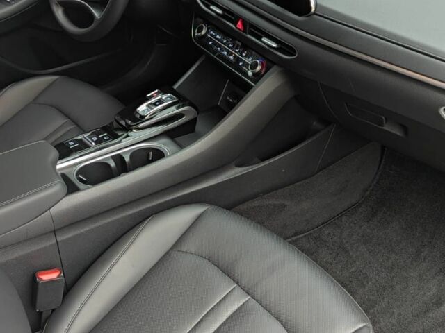 Белый Хендай Соната, объемом двигателя 2 л и пробегом 121 тыс. км за 19900 $, фото 16 на Automoto.ua