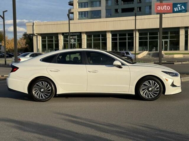 Белый Хендай Соната, объемом двигателя 2 л и пробегом 26 тыс. км за 25000 $, фото 7 на Automoto.ua