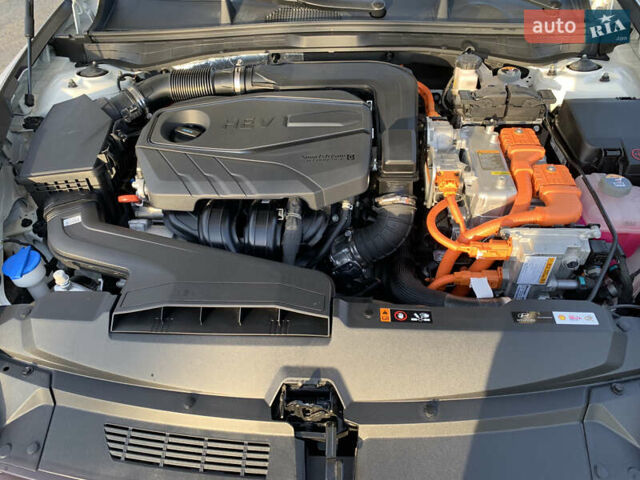 Белый Хендай Соната, объемом двигателя 2 л и пробегом 20 тыс. км за 27800 $, фото 26 на Automoto.ua